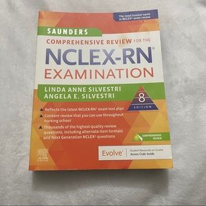 SOLD!! Saunder NCLEX-RN 8th edition